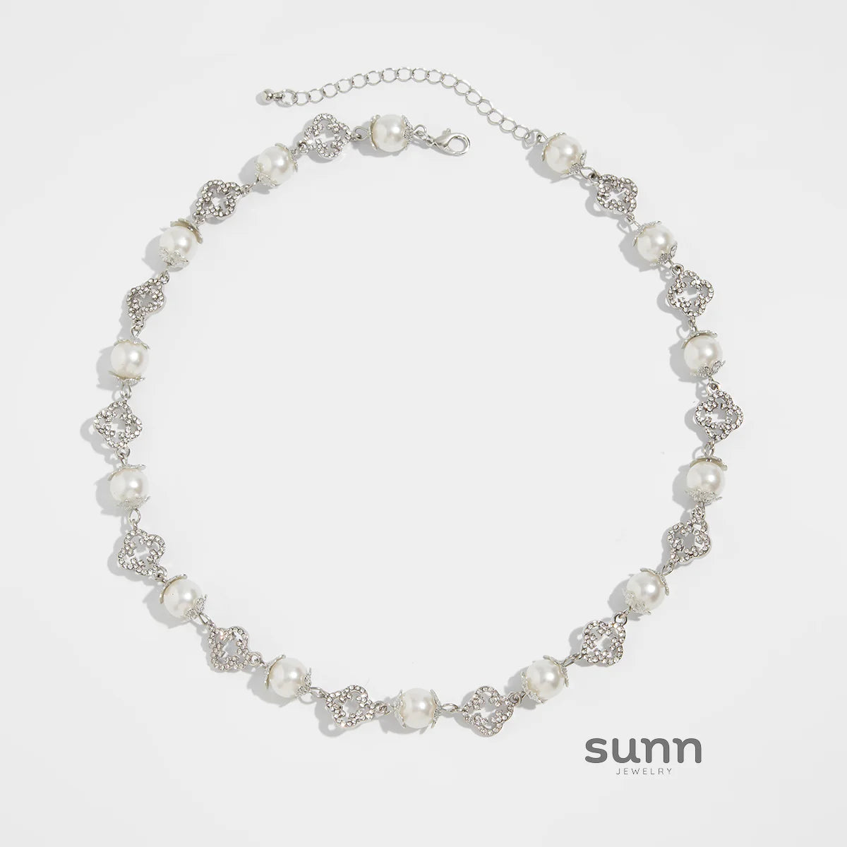 Livi Floral Pearl Necklace