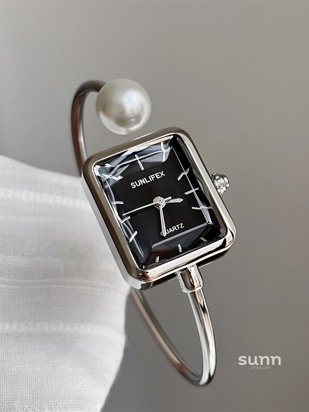 Livvy Pearl Bracelet Watch [1K631TI3]