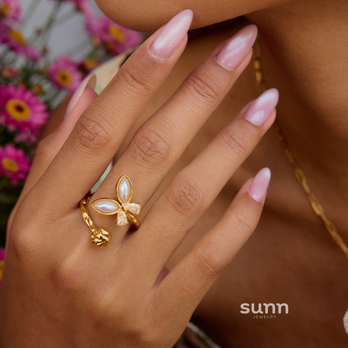Liza Pearl Butterfly Ring [DY74NOL8]