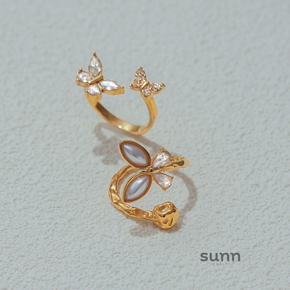 Liza Pearl Butterfly Ring [LRX1X3T6]
