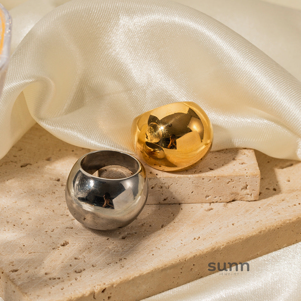 Lochlyn Gold Orb Ring [U0RHJOWL]