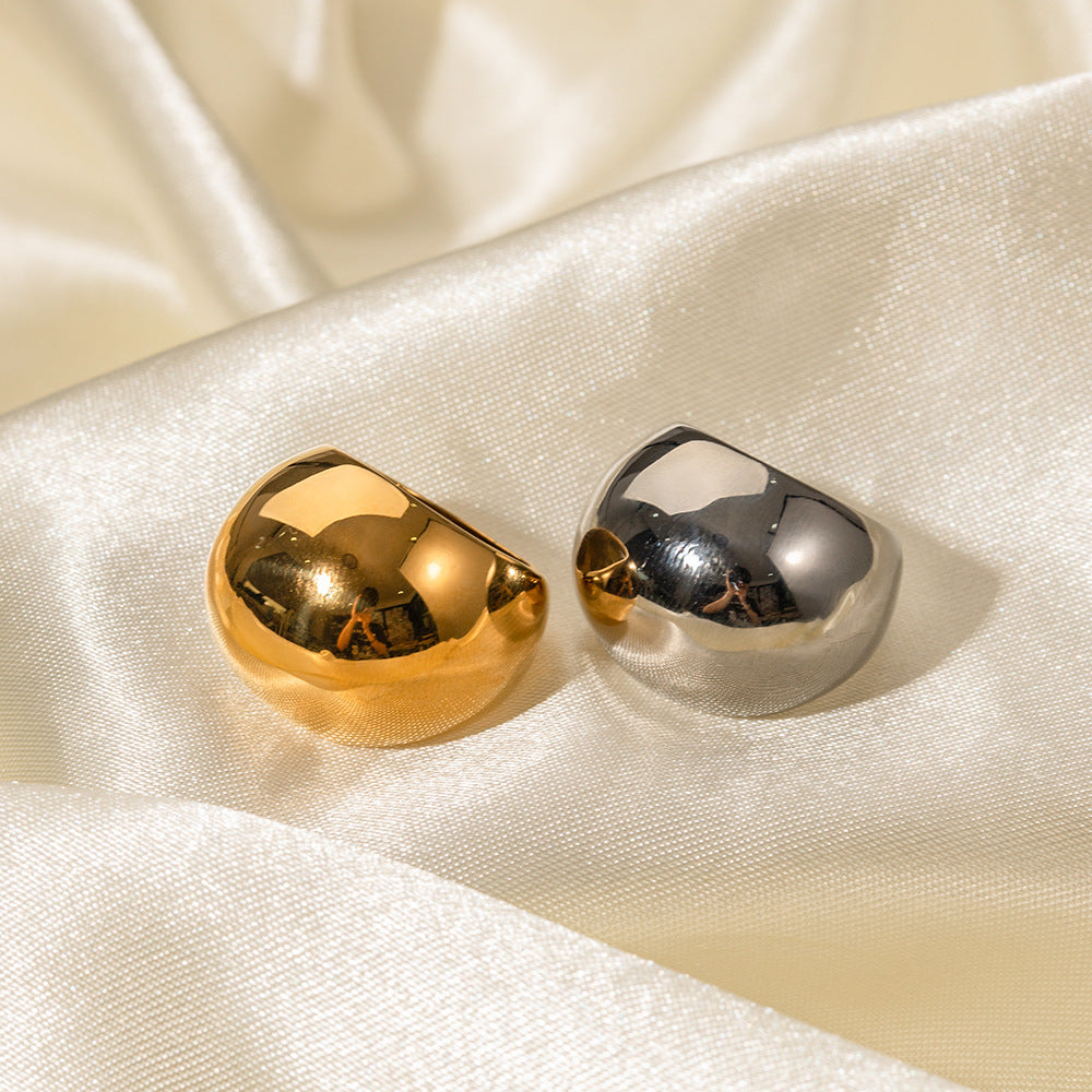Lochlyn Gold Orb Ring [70HEVV70]