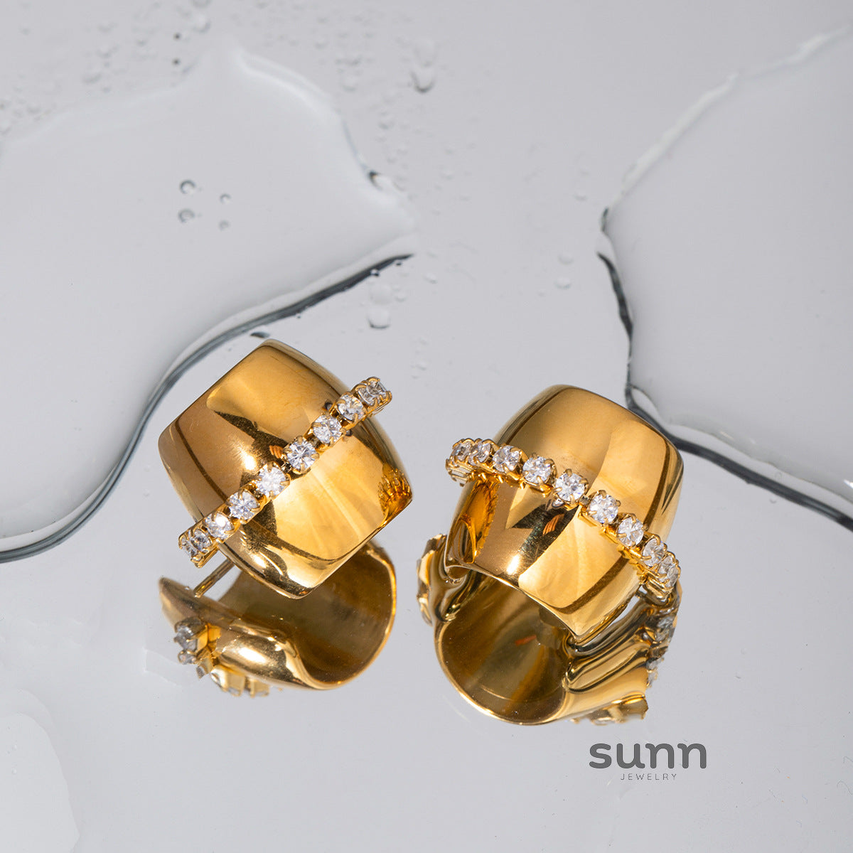 Logann Dainty Heart Stud Earrings [O7W910VY]