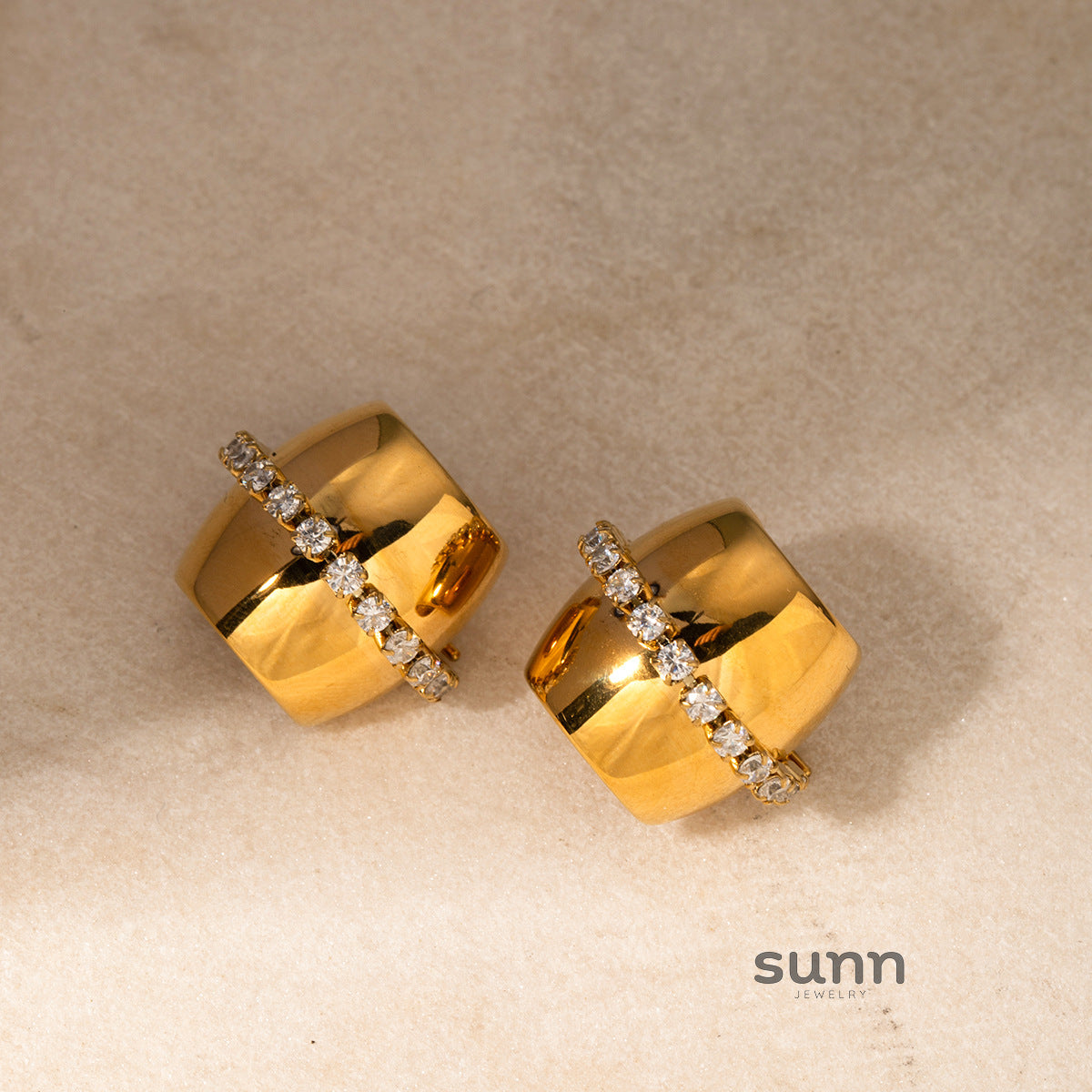 Logann Dainty Heart Stud Earrings [W2CNLC80]