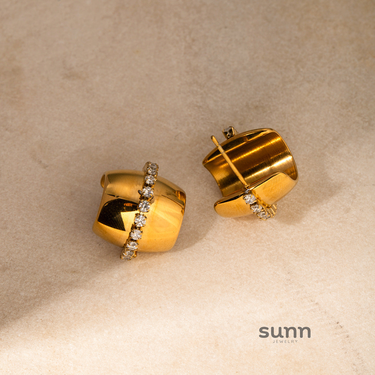 Logann Dainty Heart Stud Earrings [DTFAWBHY]