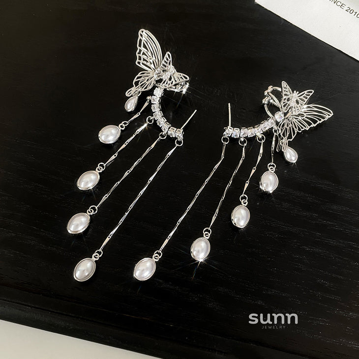 Loretta Butterfly Tassel Ear Cuff [Z0VPDX9M]