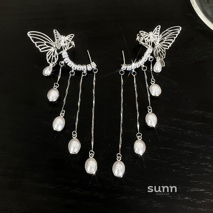 Loretta Butterfly Tassel Ear Cuff [15MOV239]