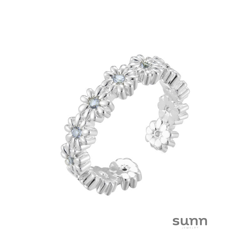 Loretta Delicate Daisy Ring [7Y3P0AF4]