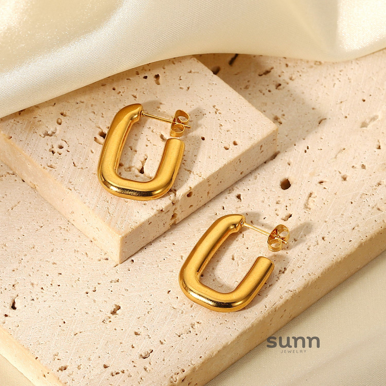 Loryn Geometric Square Earrings [P4A8WOKS]
