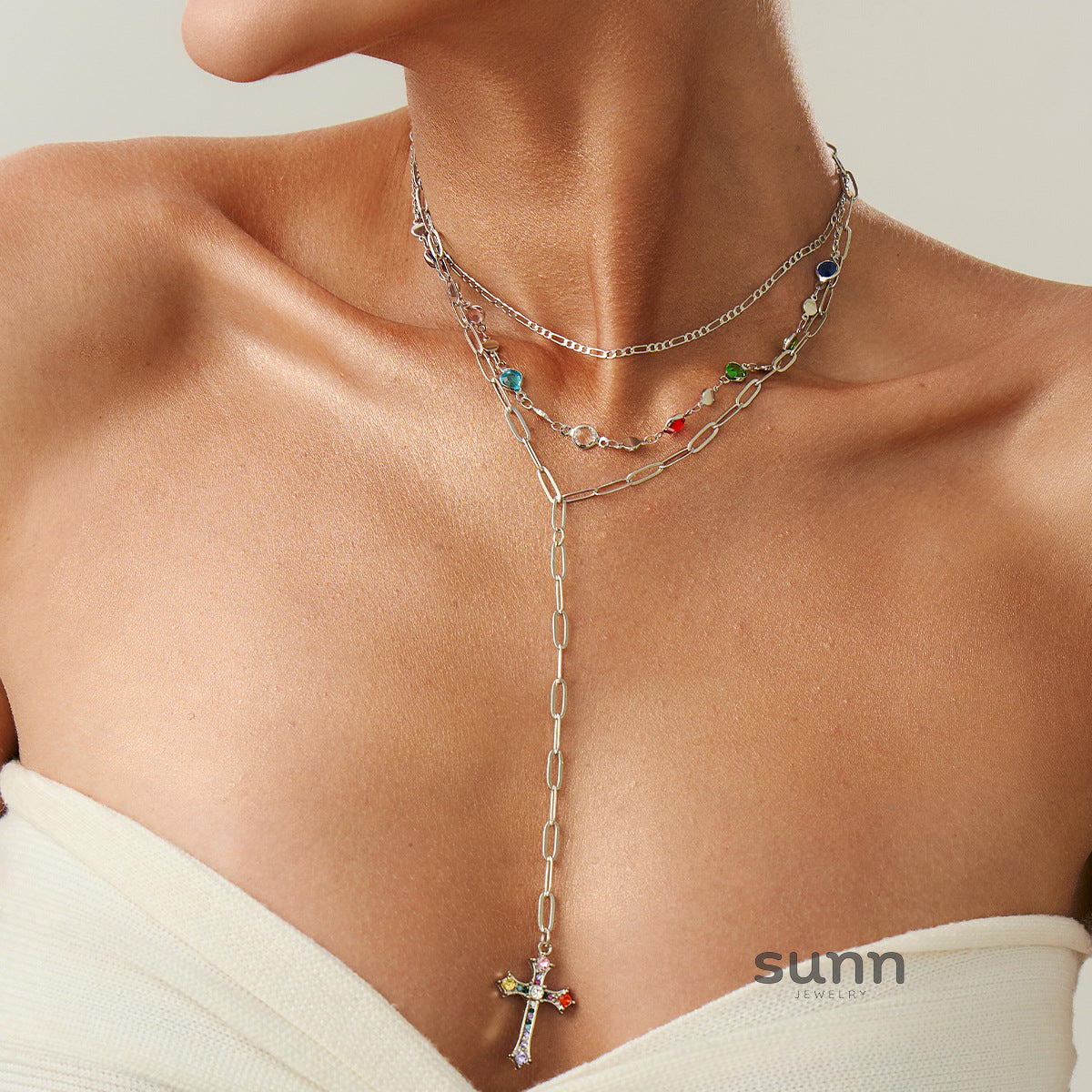 Loryn Rhinestone Cross Necklace [AO0HGEA7]