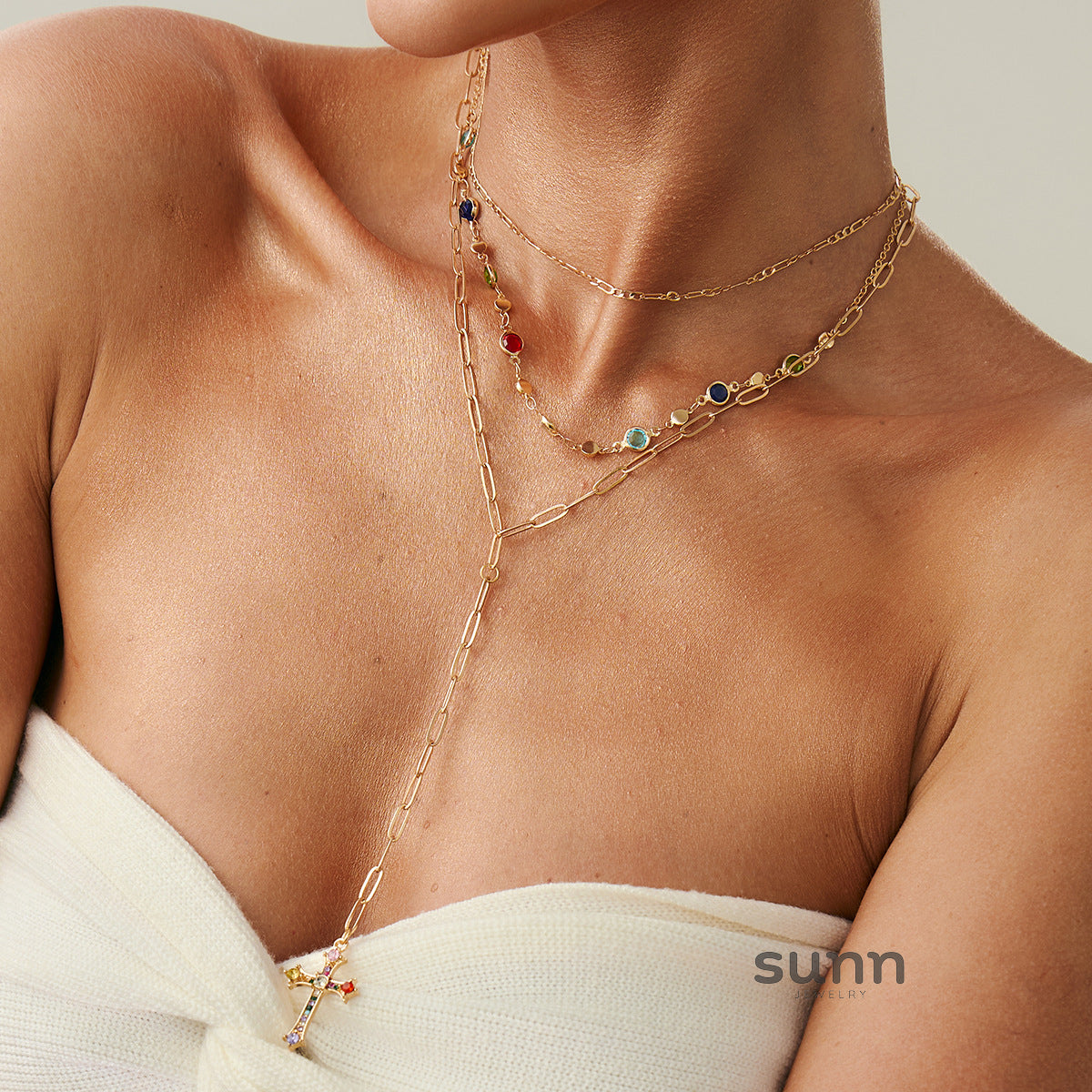 Loryn Rhinestone Cross Necklace [HDRS3Q05]