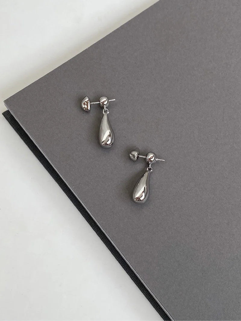 Loryn Silver Teardrop Earrings