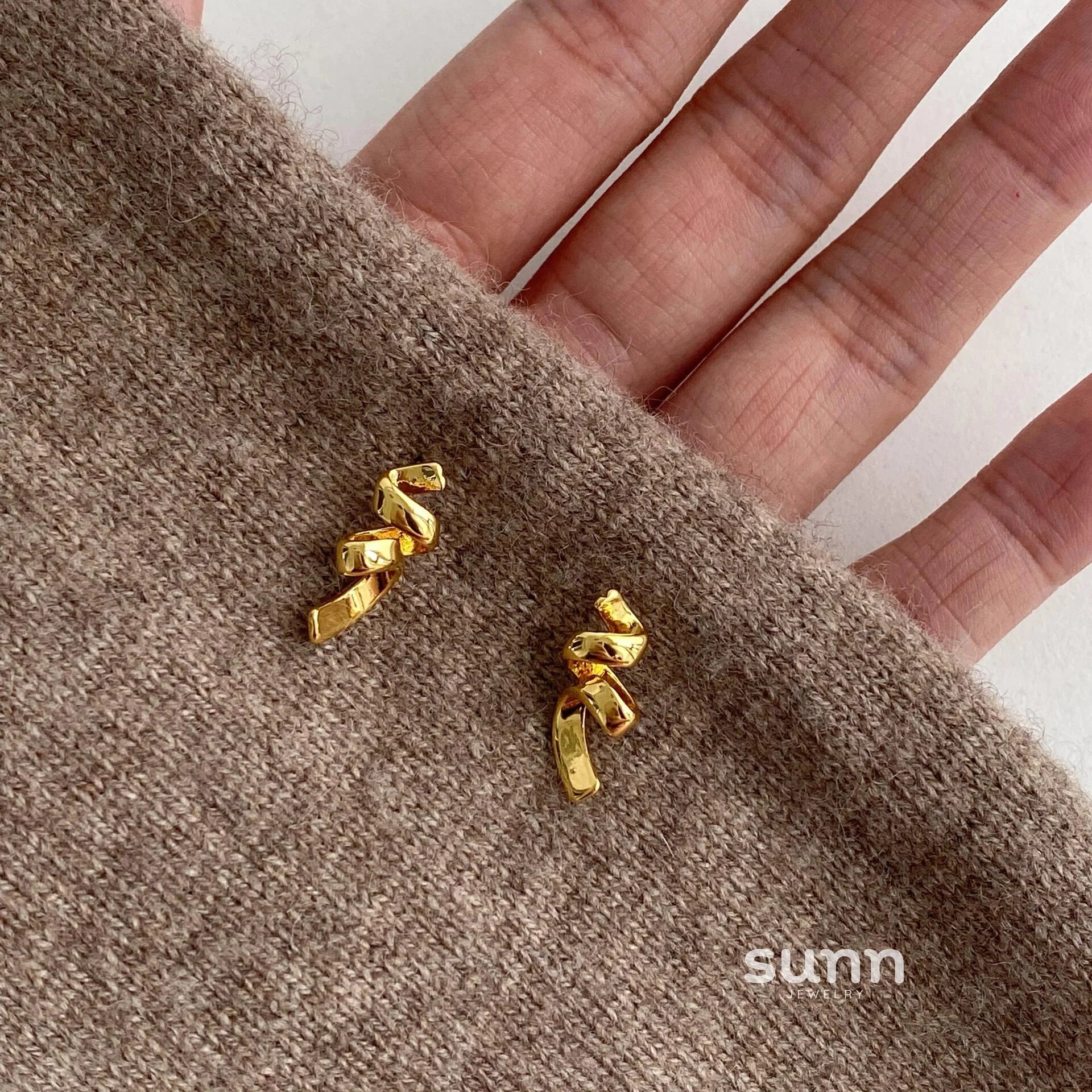 Lotus Glimmer Spiral Studs