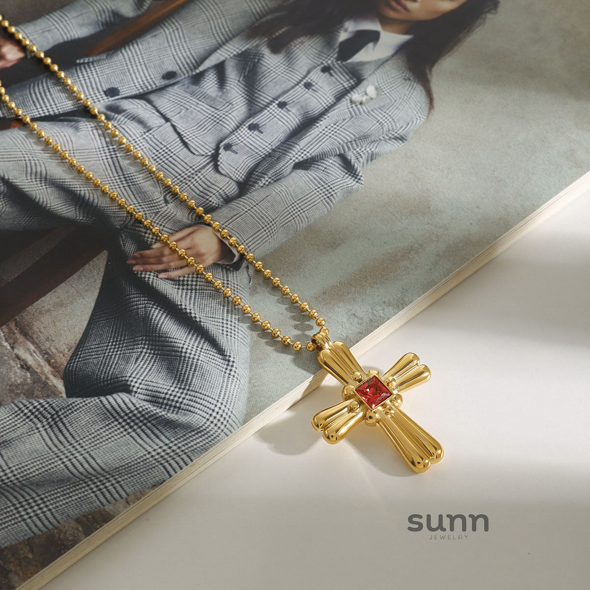 Lou Cross Pendant Necklace [ZWQD8PX5]