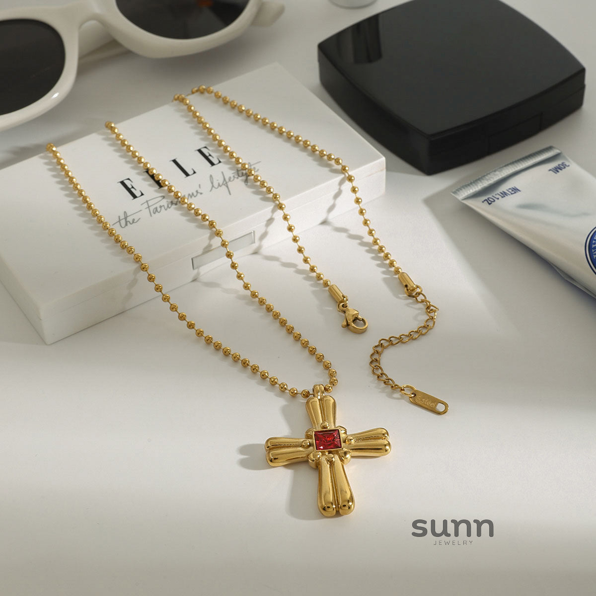 Lou Cross Pendant Necklace [GVJSO1AC]