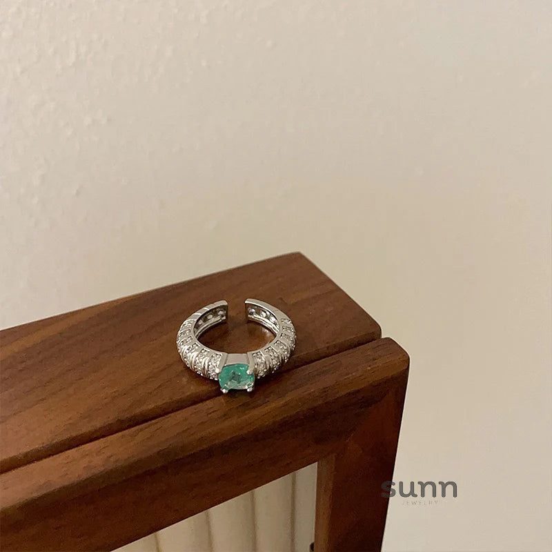 Lowen Starburst Zircon Ring