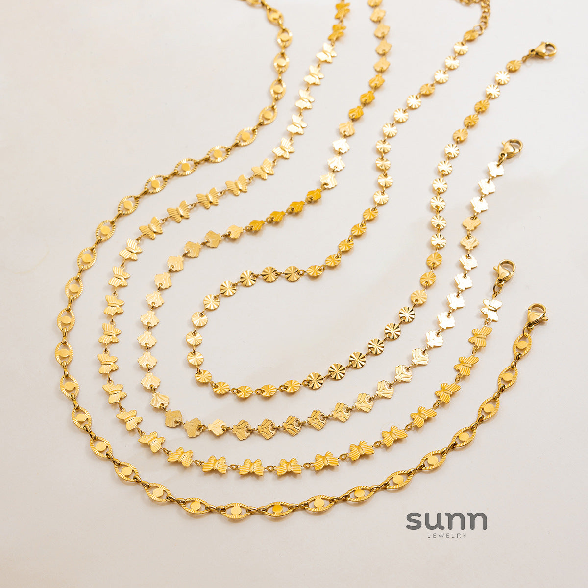 Lucca Butterfly Charm Necklace [Q85NCA77]