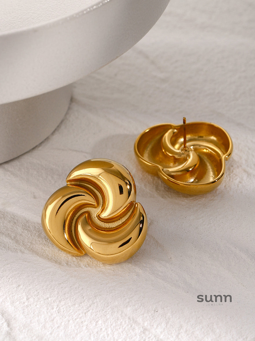 Lucca Crescent Bloom Earrings [7OFG0EYZ]