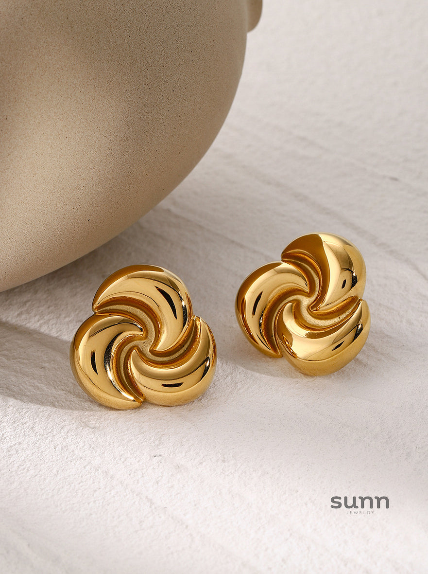 Lucca Crescent Bloom Earrings [0VVWXPSD]