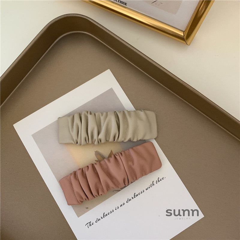 Luci Pleated Faux Leather Hairpin [FFQCV1T2]