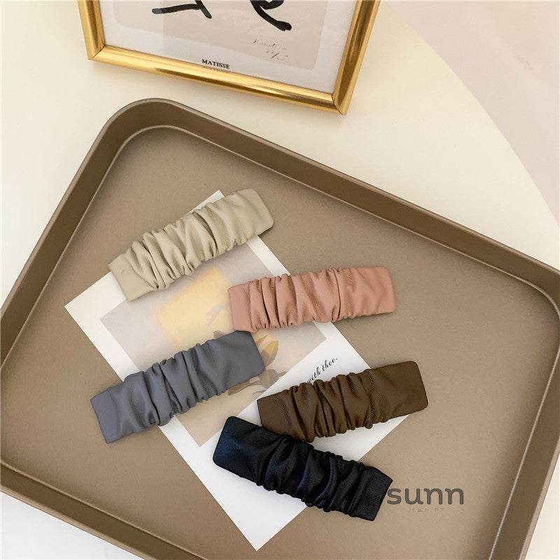 Luci Pleated Faux Leather Hairpin [UNO7H7TX]