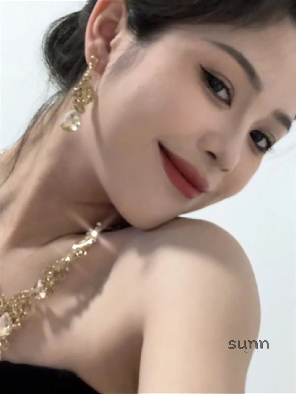 Luci Zircon Flower Necklace