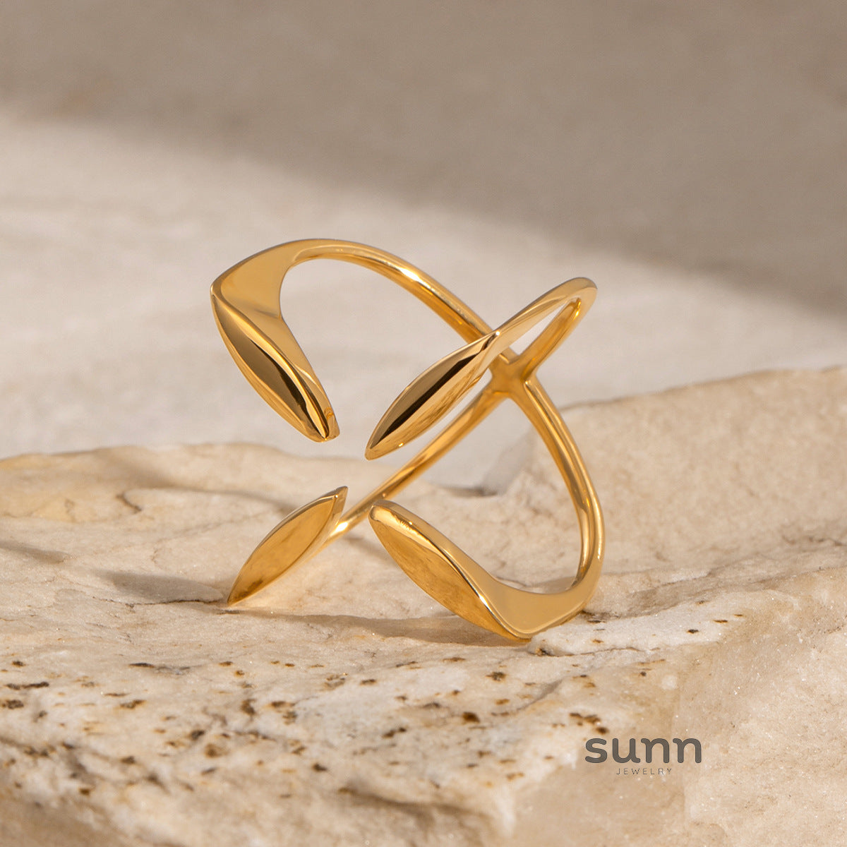 Lucia Sculpted Cross Ring [0MMWPL9M]