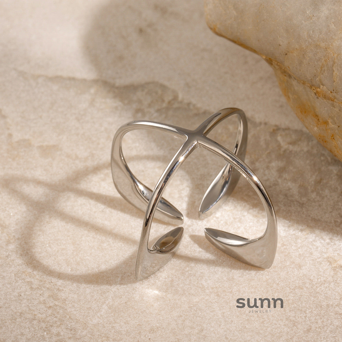 Lucia Sculpted Cross Ring [0BUQZ4MB]