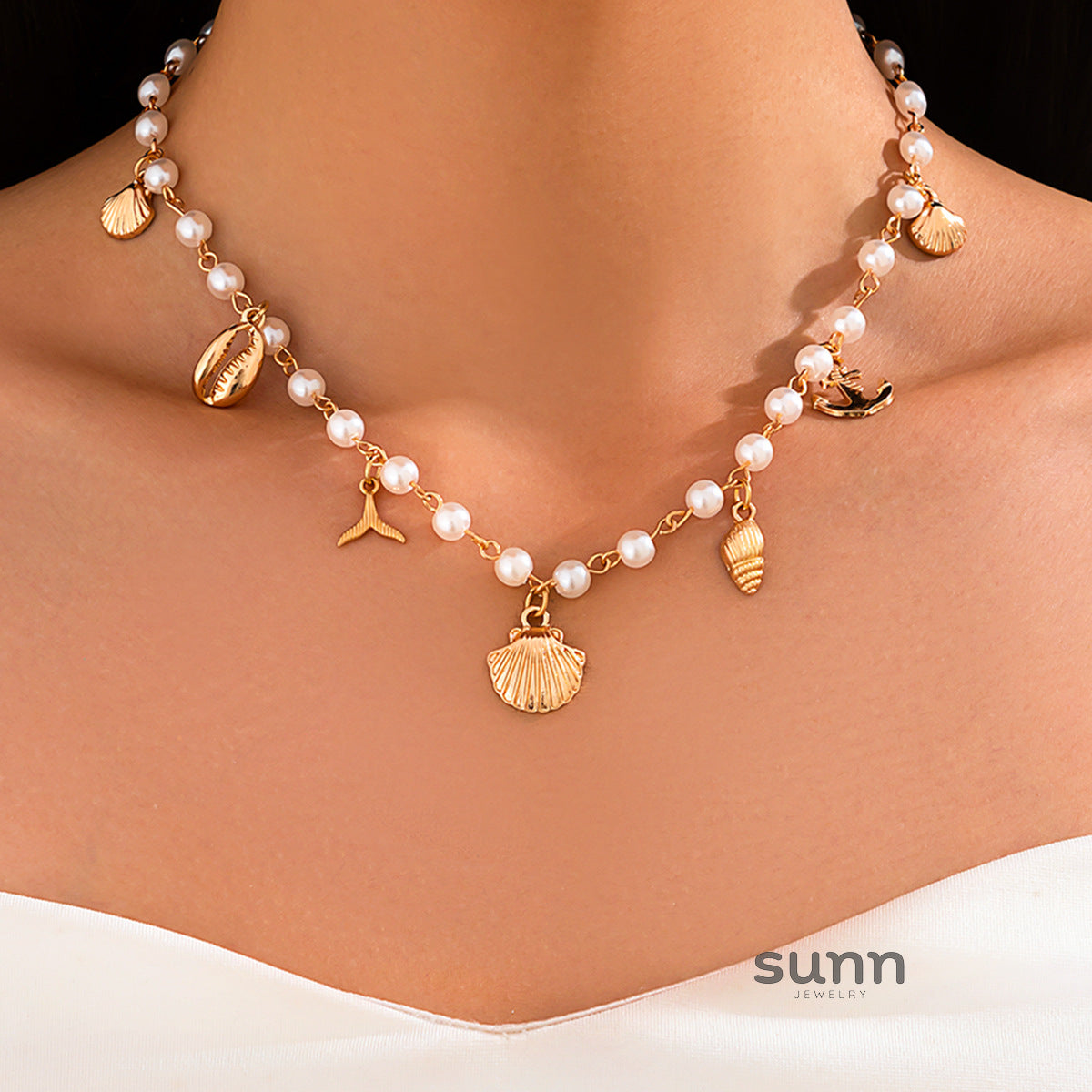Luciana Layered Pendant Necklace [JEYQ3QM1]