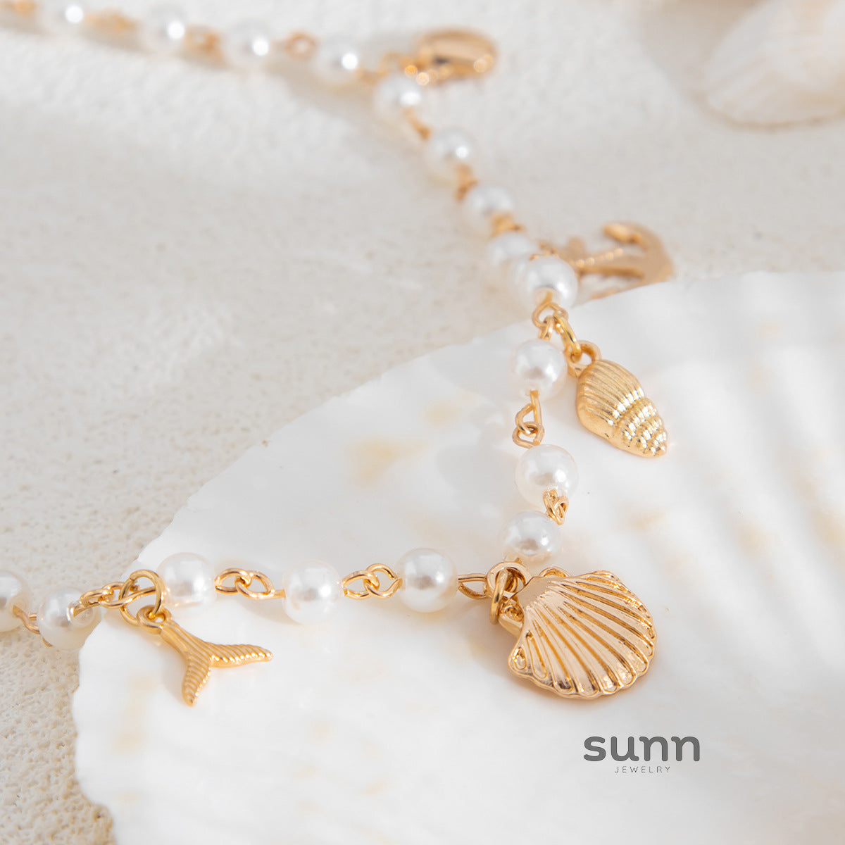 Luciana Layered Pendant Necklace [DPA1DCKZ]