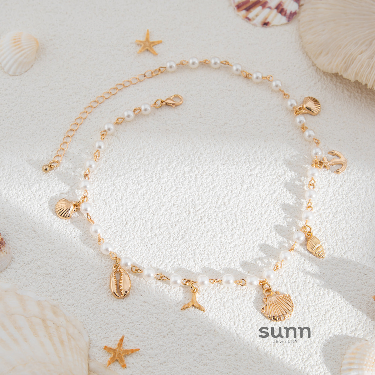 Luciana Layered Pendant Necklace [L3F8YNI7]