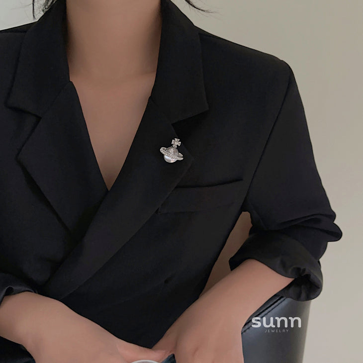 Luciana Sparkling Planet Brooch [P9D9UFU4]
