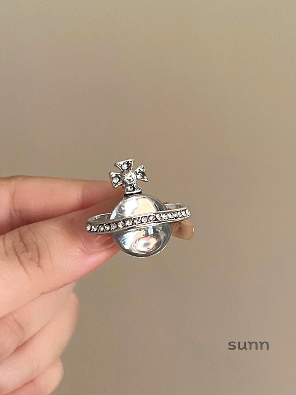 Luciana Sparkling Planet Brooch [D0R7MYZ1]