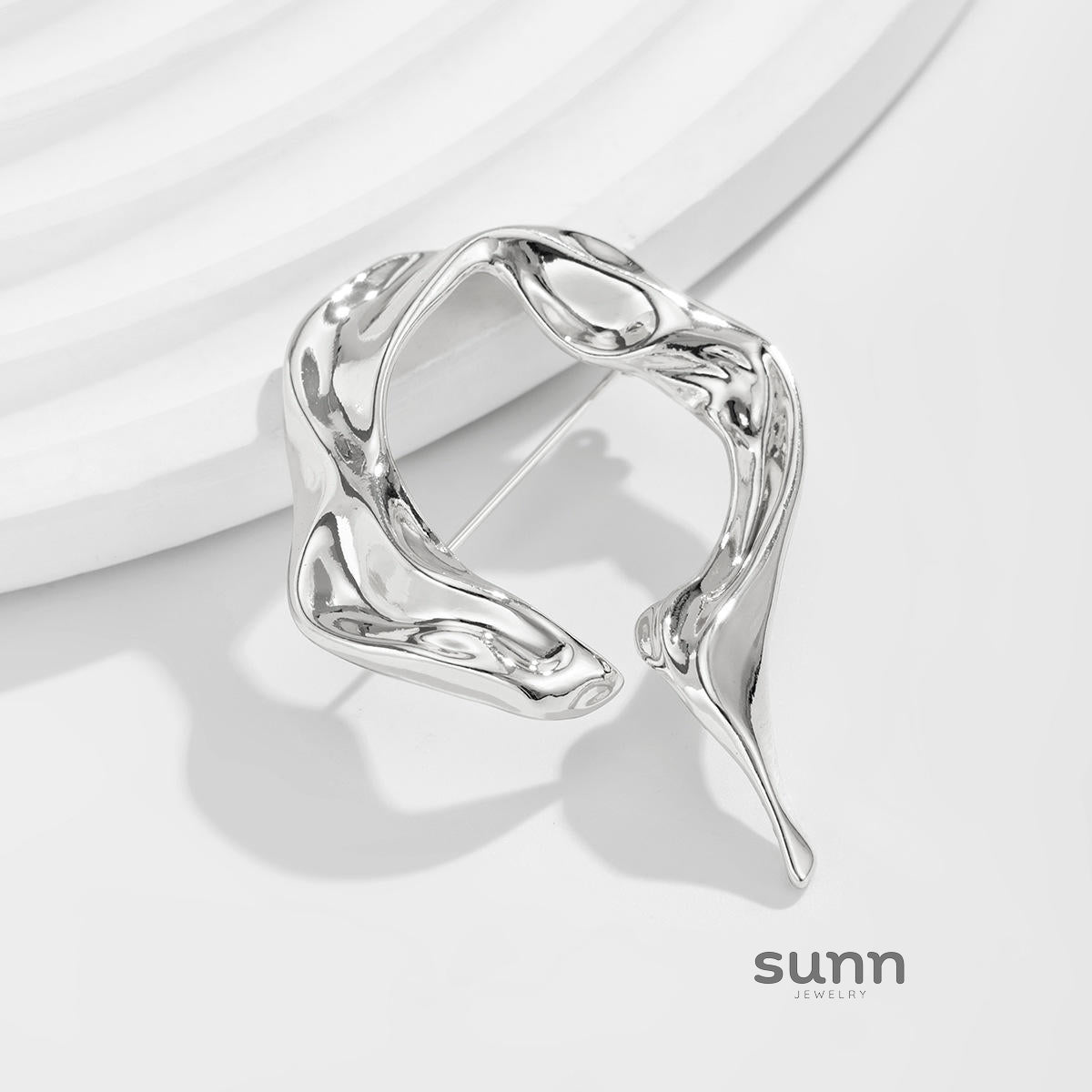 Lucianna Molten Metal Brooch [VJPVW1RD]