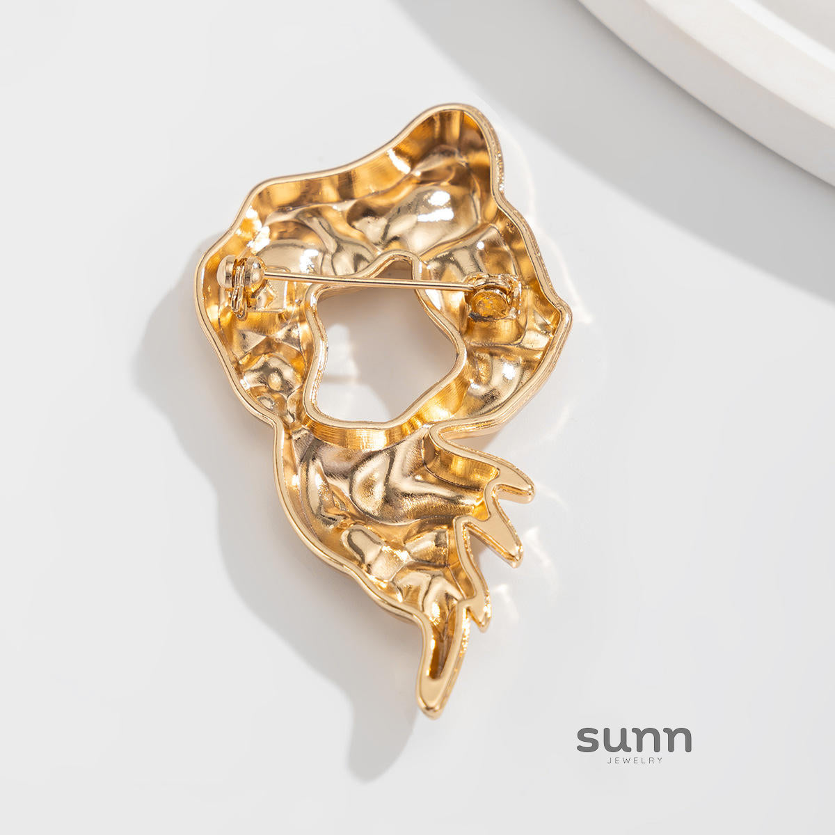 Lucianna Molten Metal Brooch [8KPDR1SO]