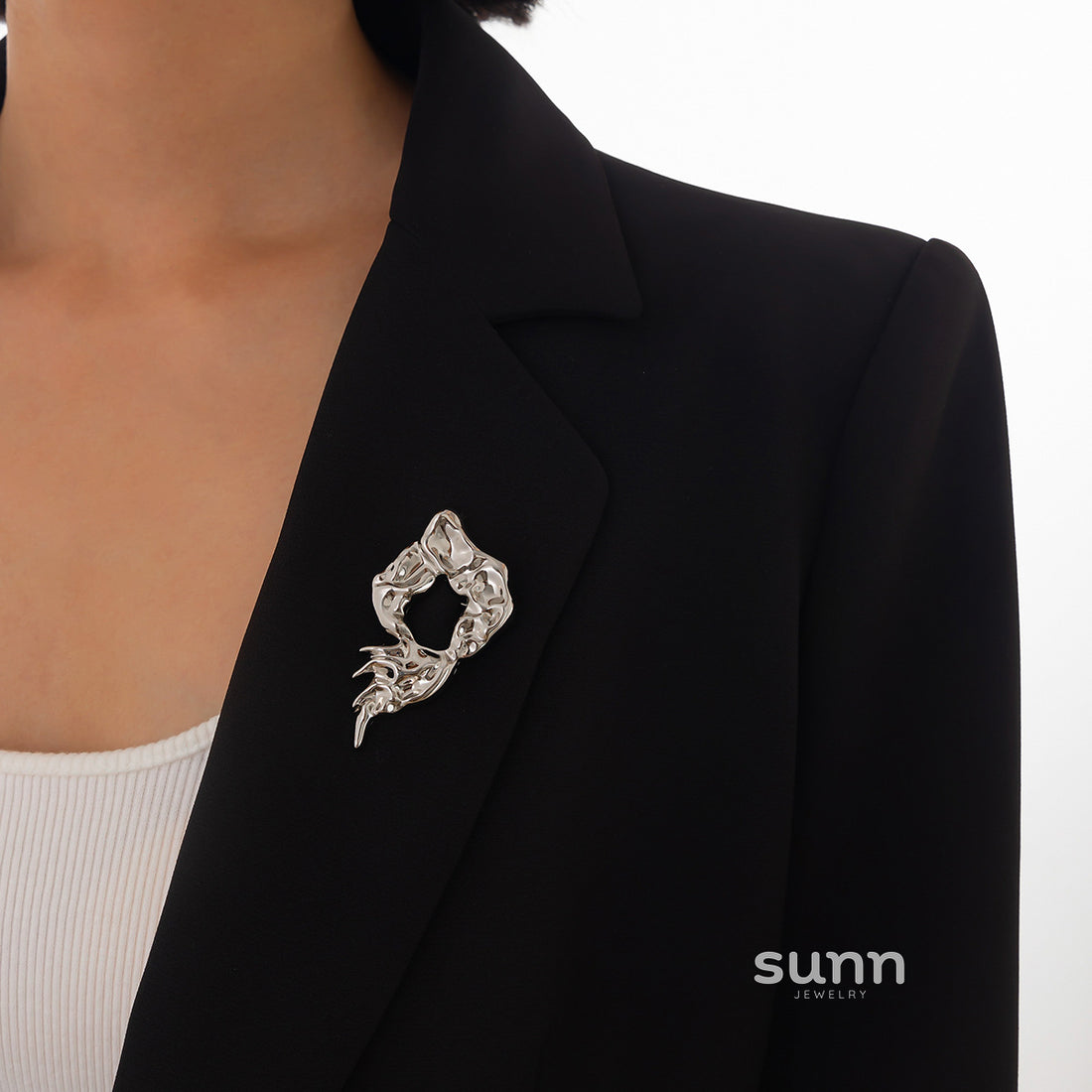 Lucianna Molten Metal Brooch [JK7G8CFH]