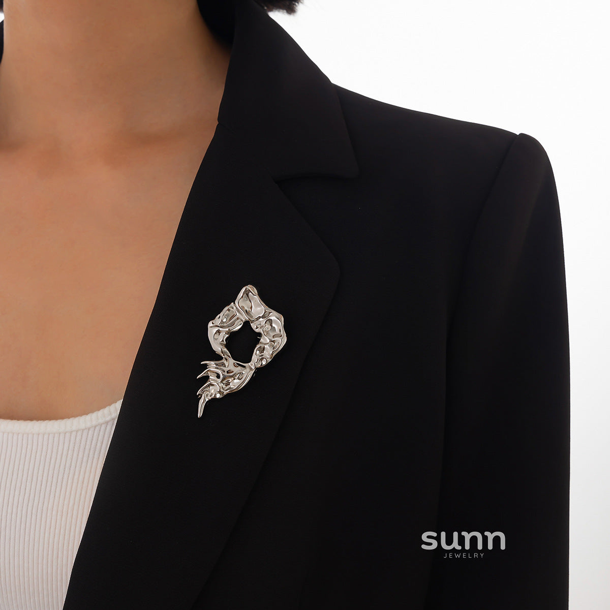 Lucianna Molten Metal Brooch [P8UOIWWE]