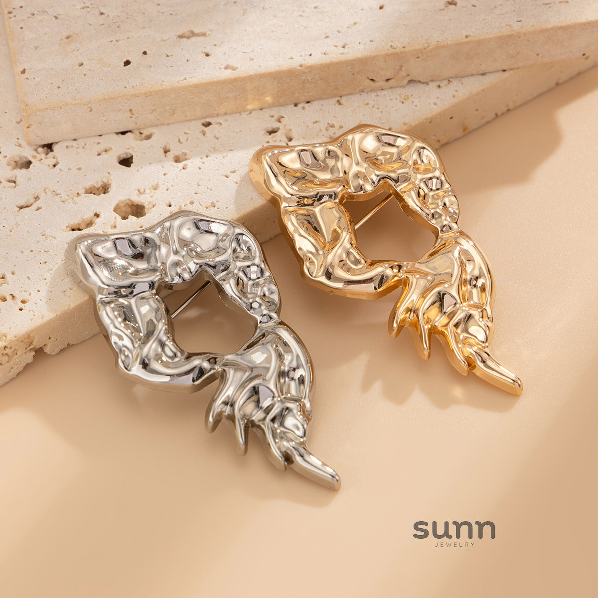 Lucianna Molten Metal Brooch [MH6SANIW]