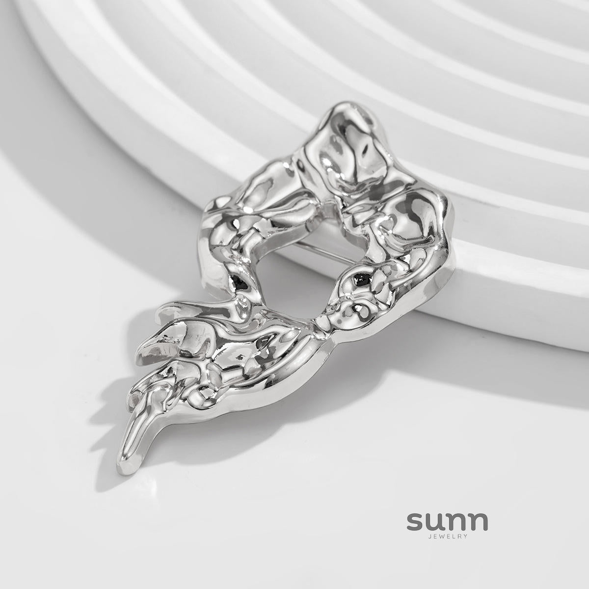 Lucianna Molten Metal Brooch [P7MDUZZ1]