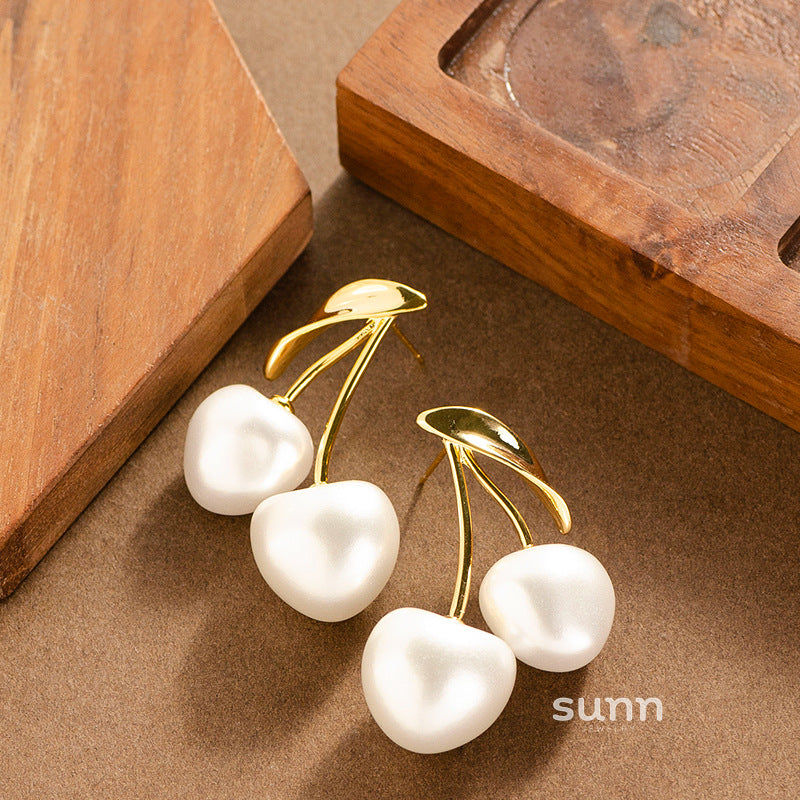 Lucie Cream Cherry Studs [YU72ON9B]