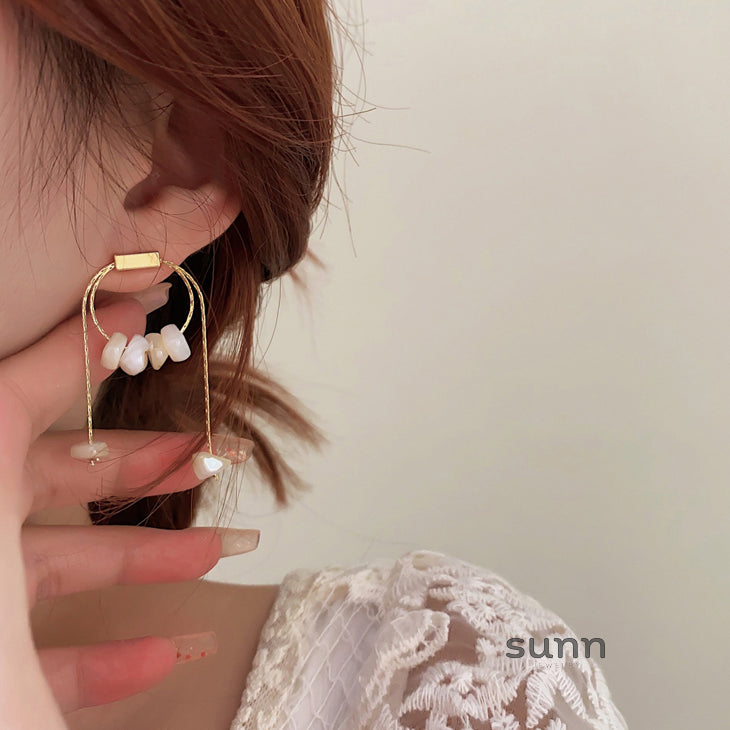 Lucie Shell Chain Drop Earrings [52E5ZFGI]
