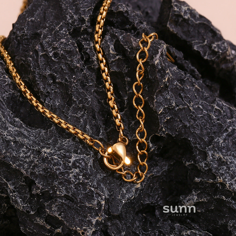 Lucienne Pave Bear Pearl Necklace [56X8ESMW]