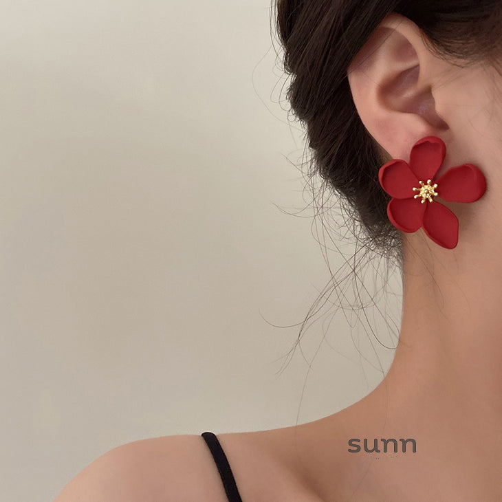 Lucinda Floral Drop Earrings [J23TBDK6]