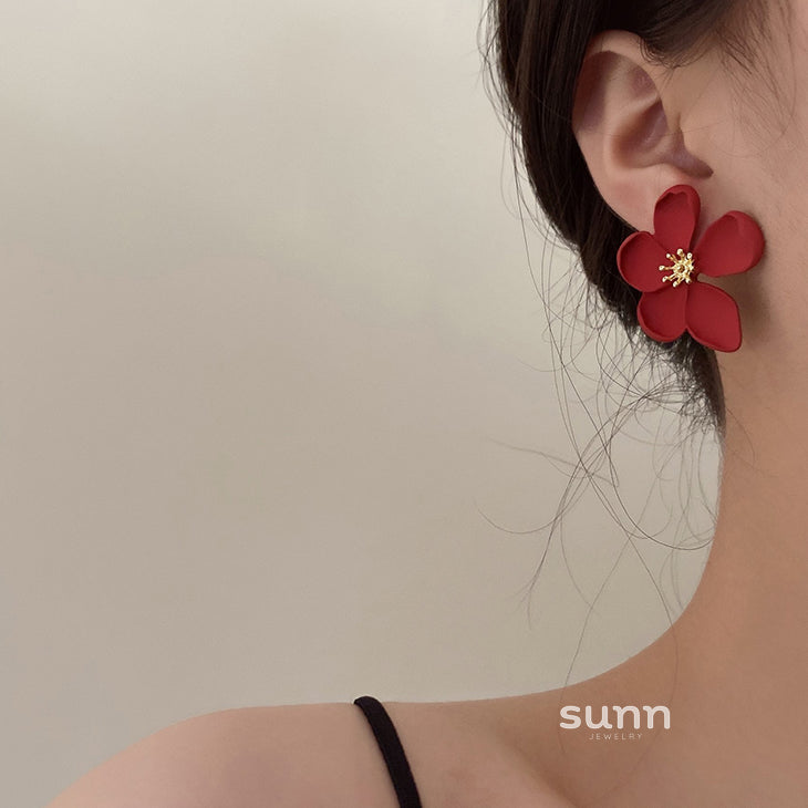 Lucinda Floral Drop Earrings [MXEB4Q7B]
