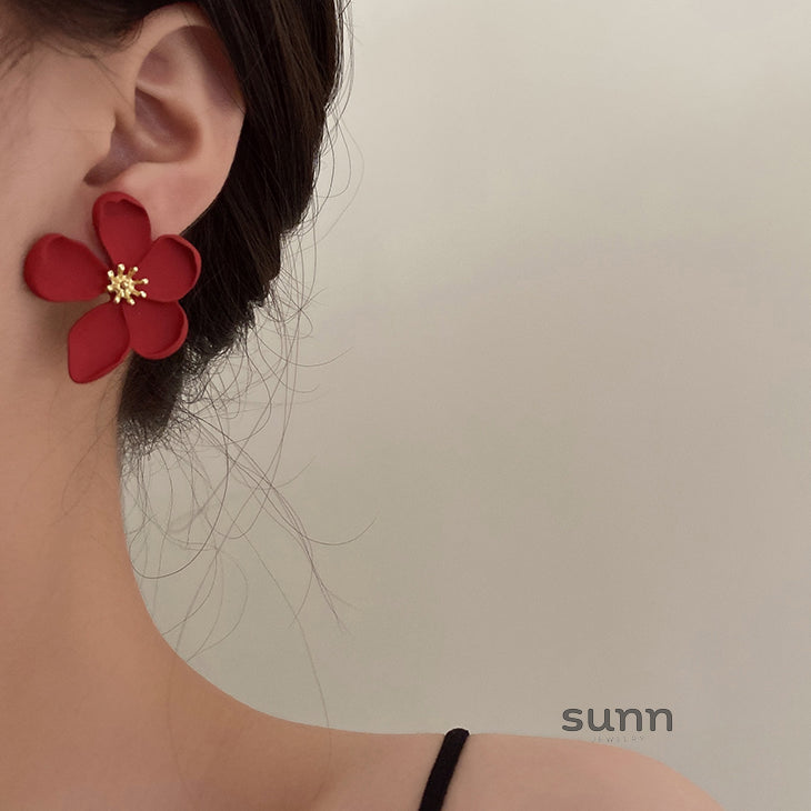 Lucinda Floral Drop Earrings [BTUHK6VU]