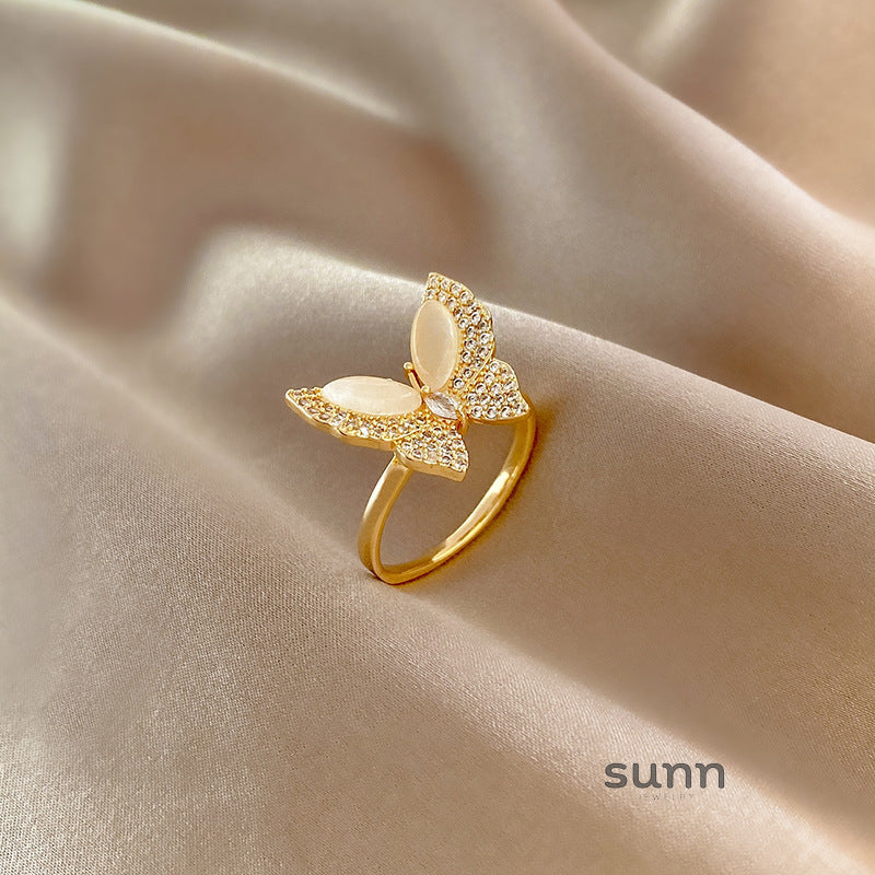 Lucy Delicate Adjustable Gold Ring [K45UCVW2]