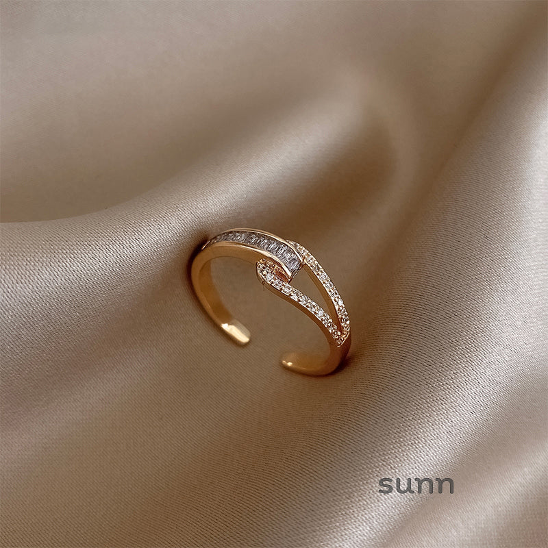 Lucy Delicate Adjustable Gold Ring [O1GS473Z]