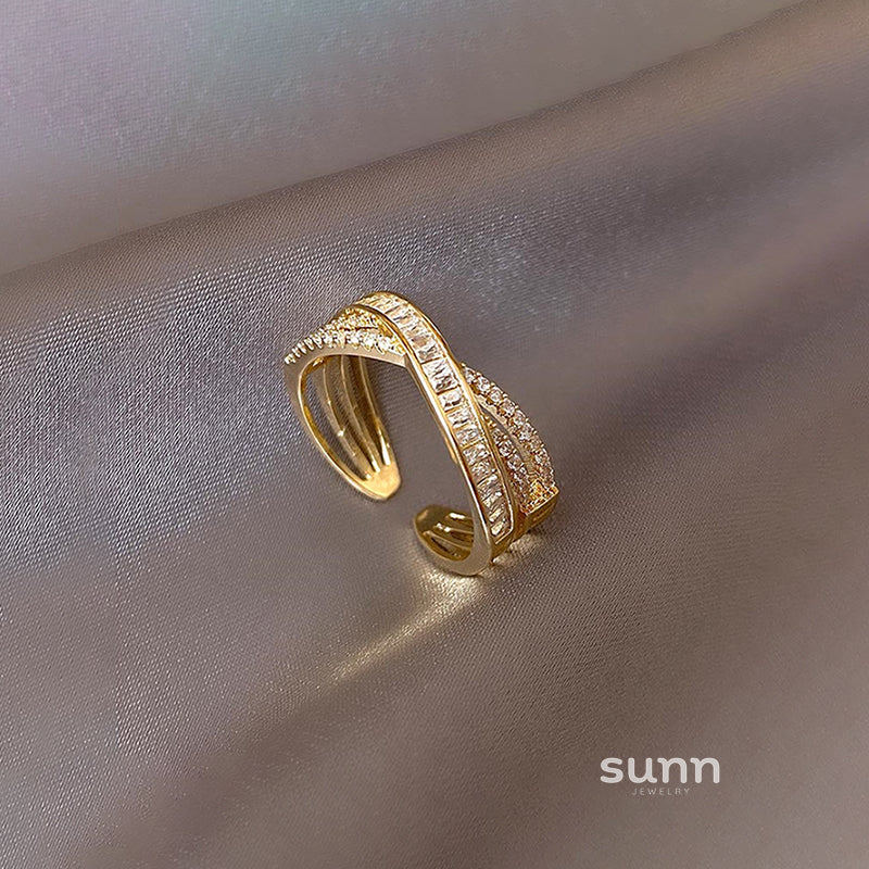 Lucy Delicate Adjustable Gold Ring [7S333SQ8]