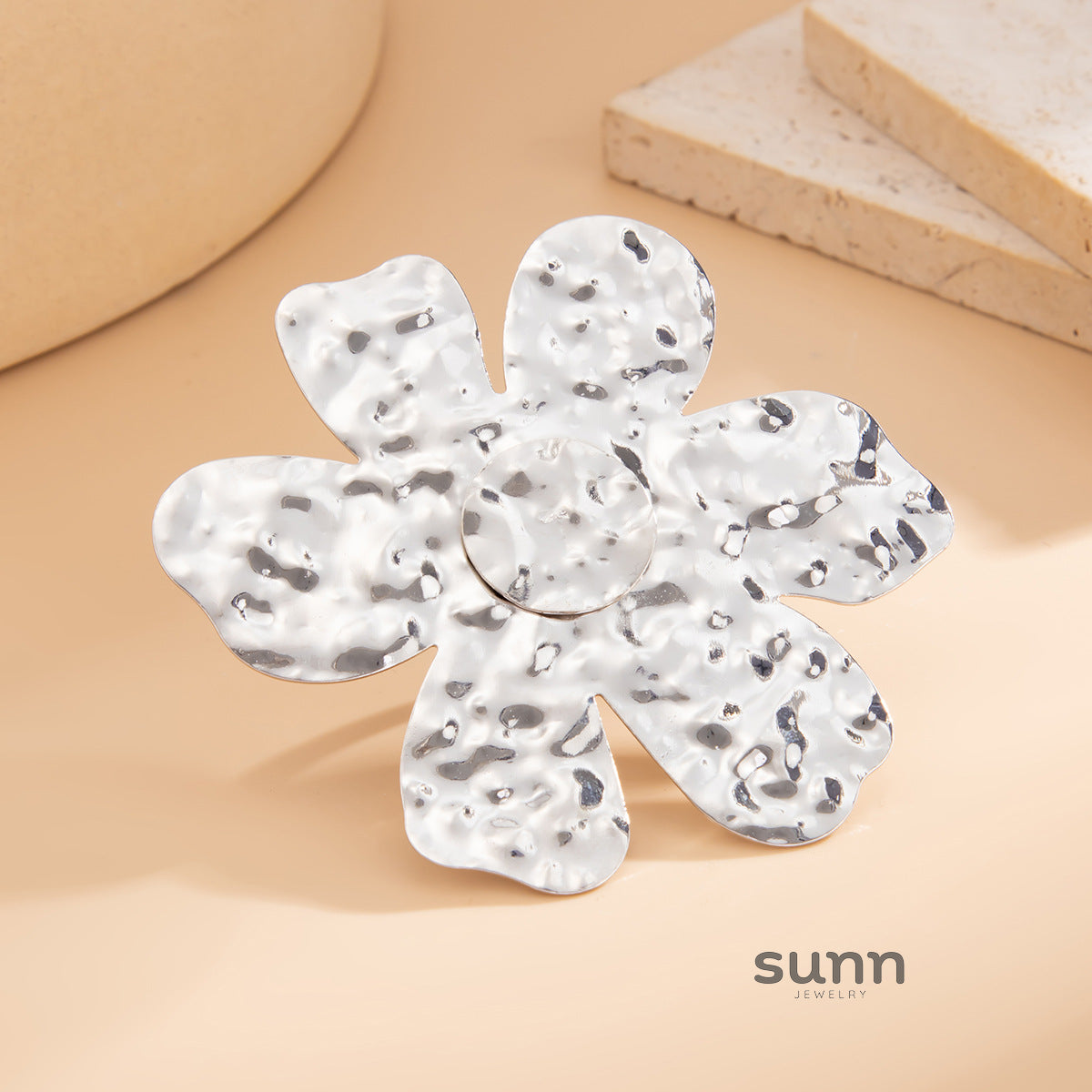 Lux Sculpted Floral Ring [RR22OLFL]