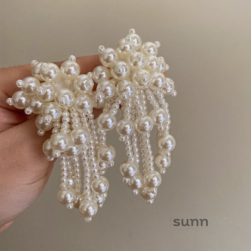 Luz Pearl Flower Tassel Earrings [EFT84ZI2]